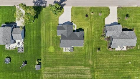 2633 E Lilly Court Warsaw IN 46582