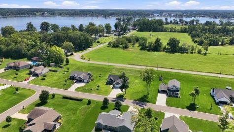 2633 E Lilly Court Warsaw IN 46582