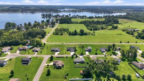 2633 E Lilly Court Warsaw IN 46582
