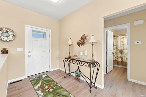 2633 E Lilly Court Warsaw IN 46582