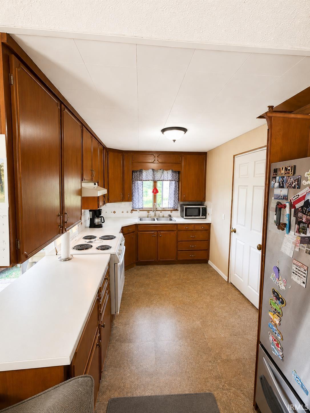 604 Turkey Creek Common Milford IN 46542