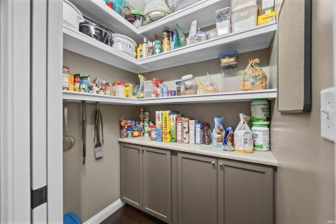 869 Commodores Cir Circle Lafayette IN 47909