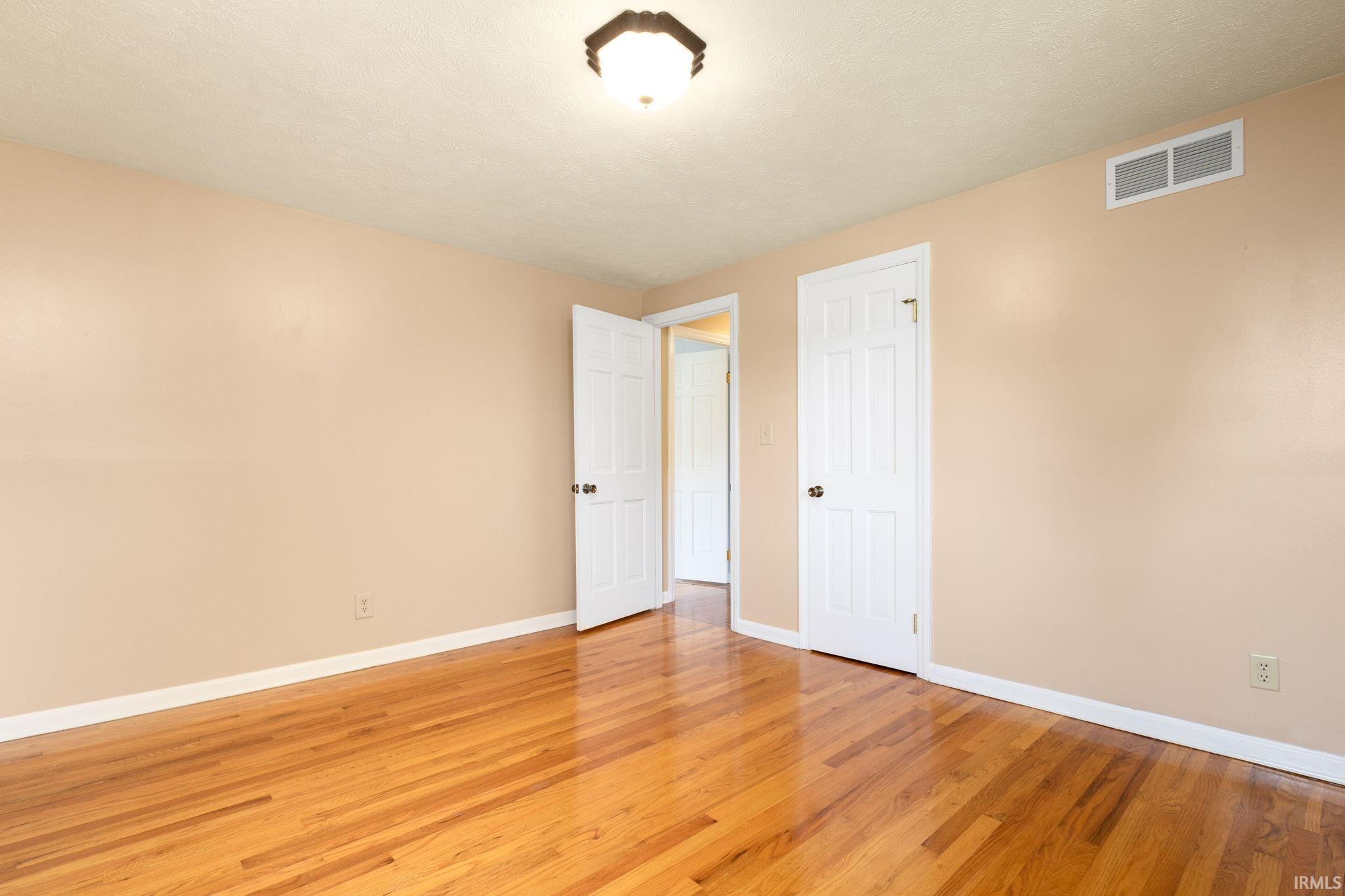5501 Abshire Drive South Bend IN 46614