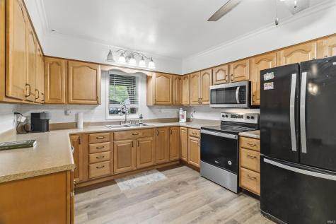 216 Walnut Drive Gas City IN 46933