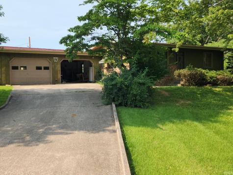 2110 E Westgate Drive Logansport IN 46947