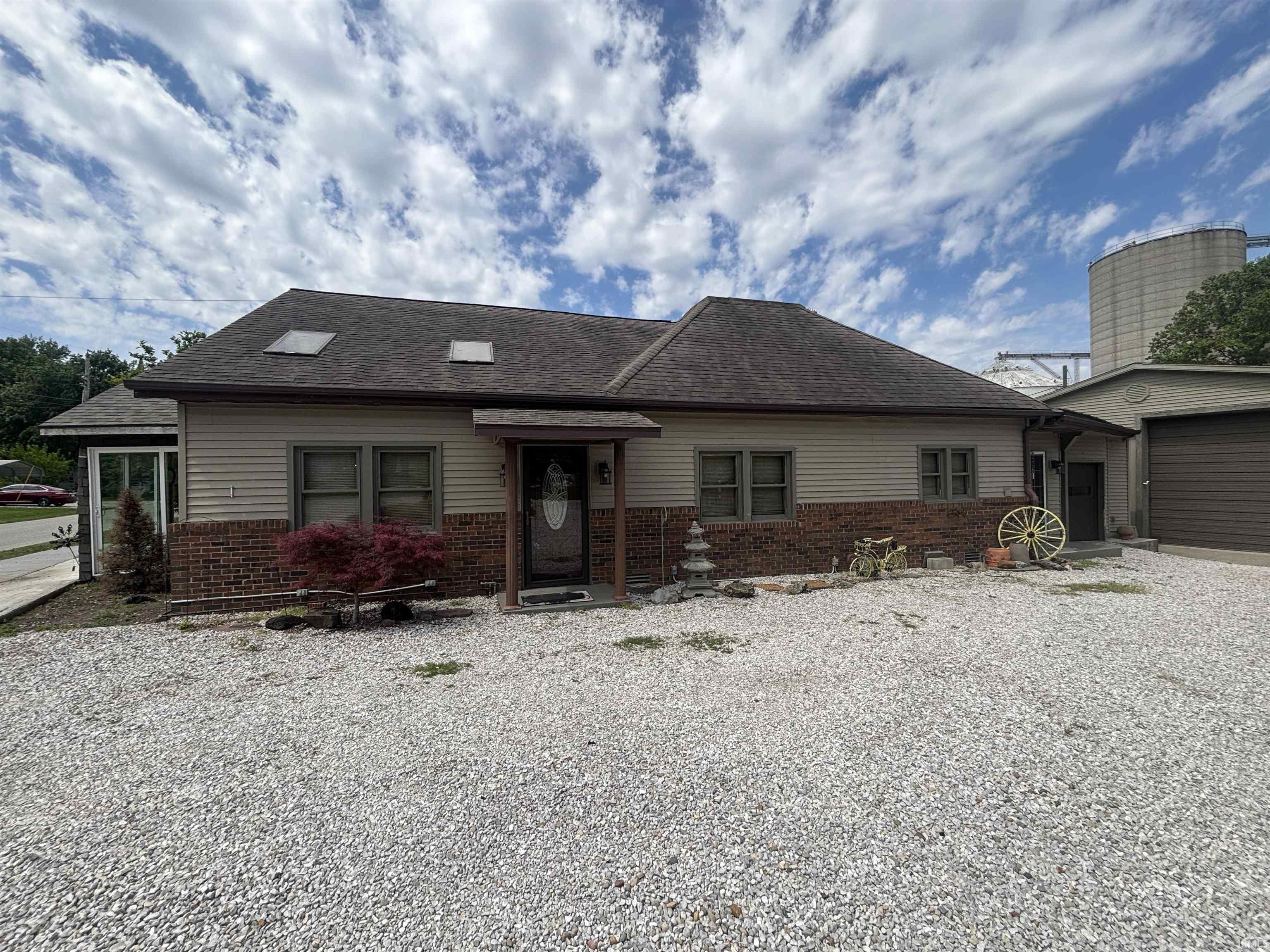 100 E 16th Street Vincennes IN 47591