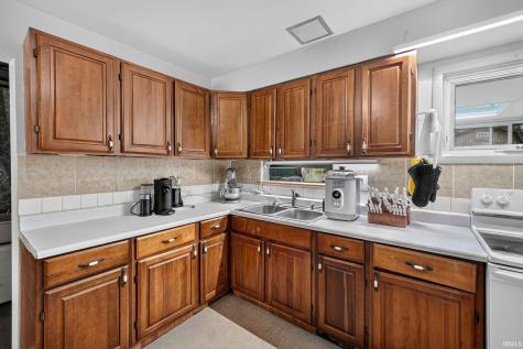 2816 S Locust Road South Bend IN 46614