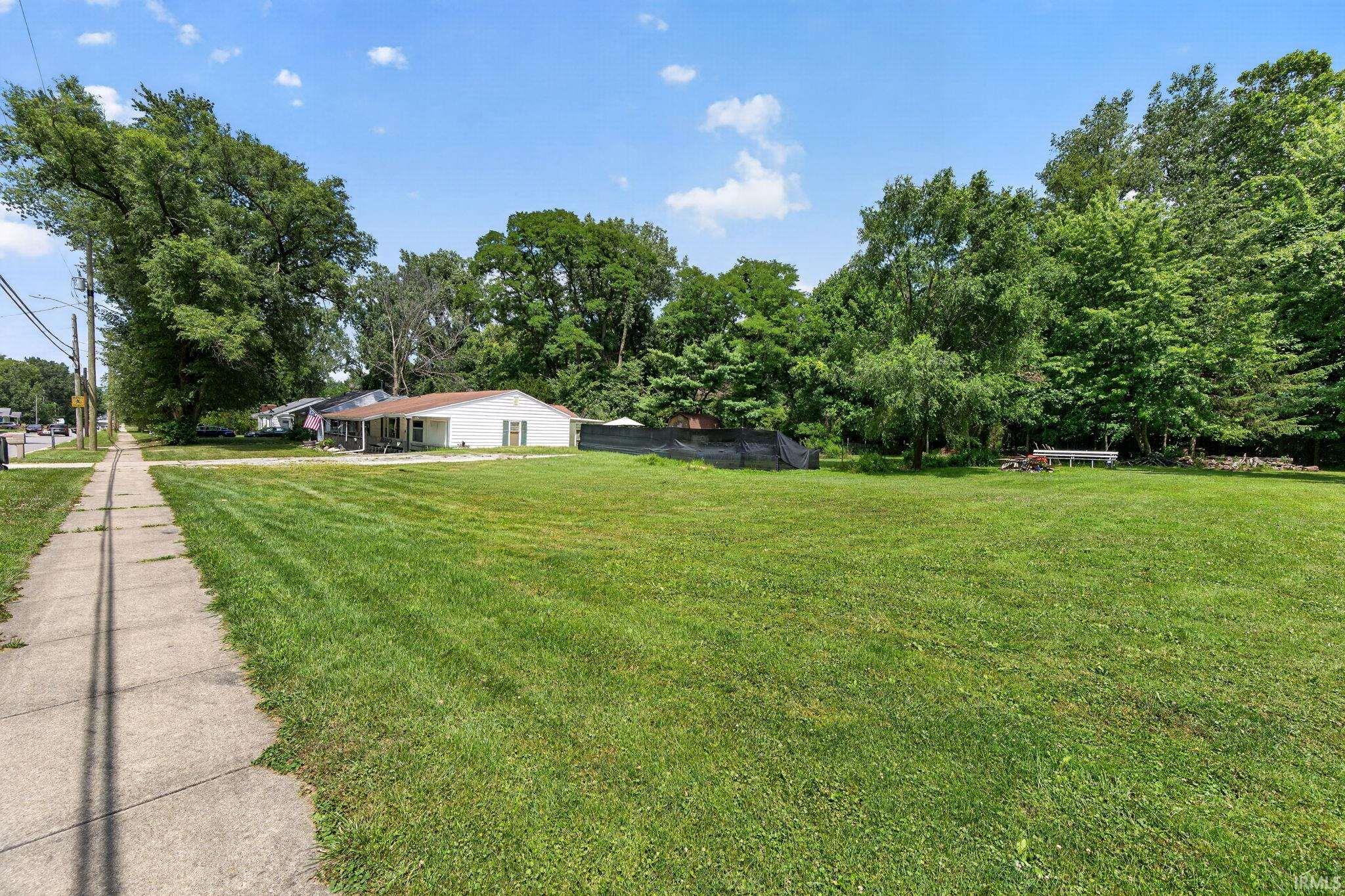 2816 S Locust Road South Bend IN 46614