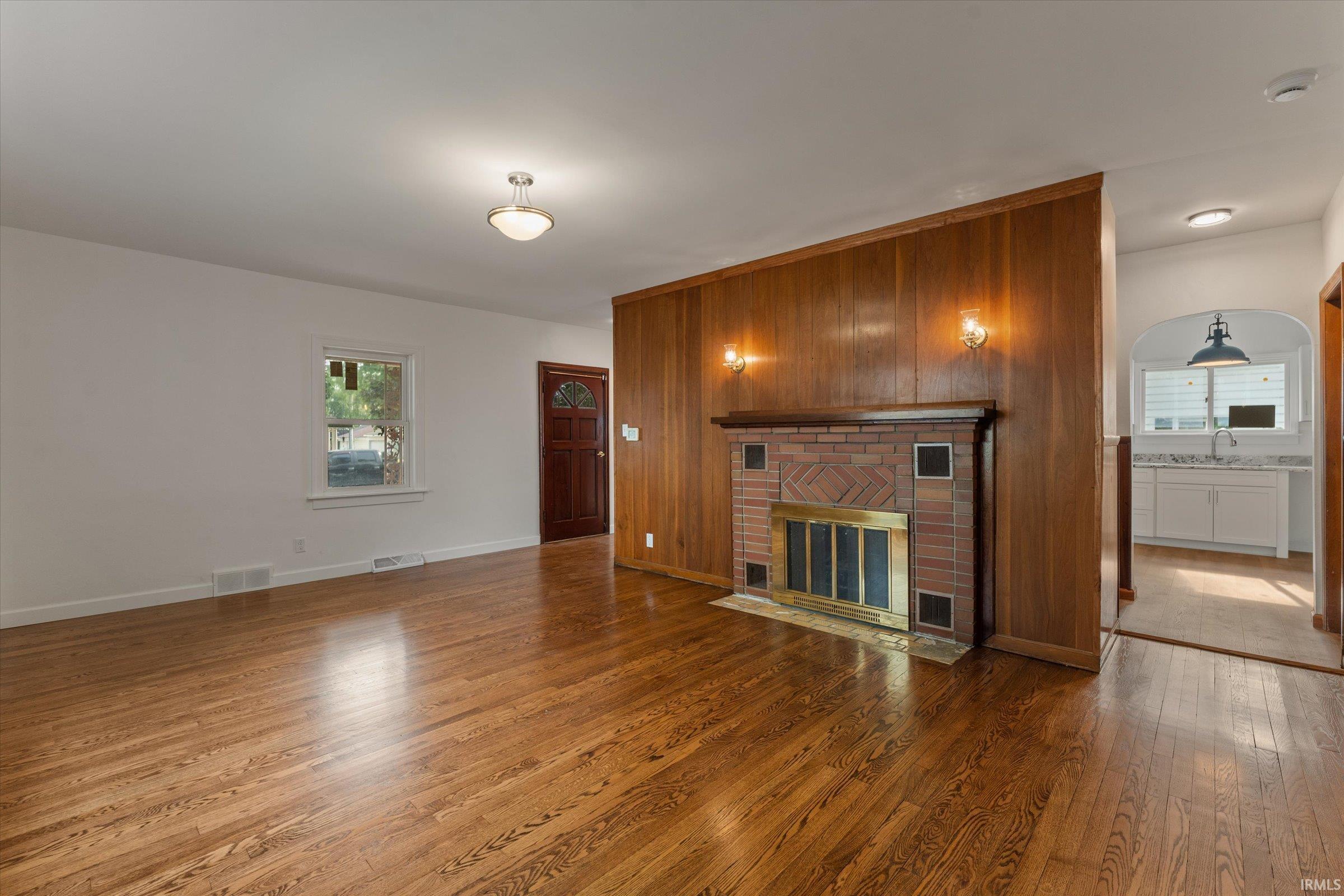 916 E Grove Street Mishawaka IN 46545
