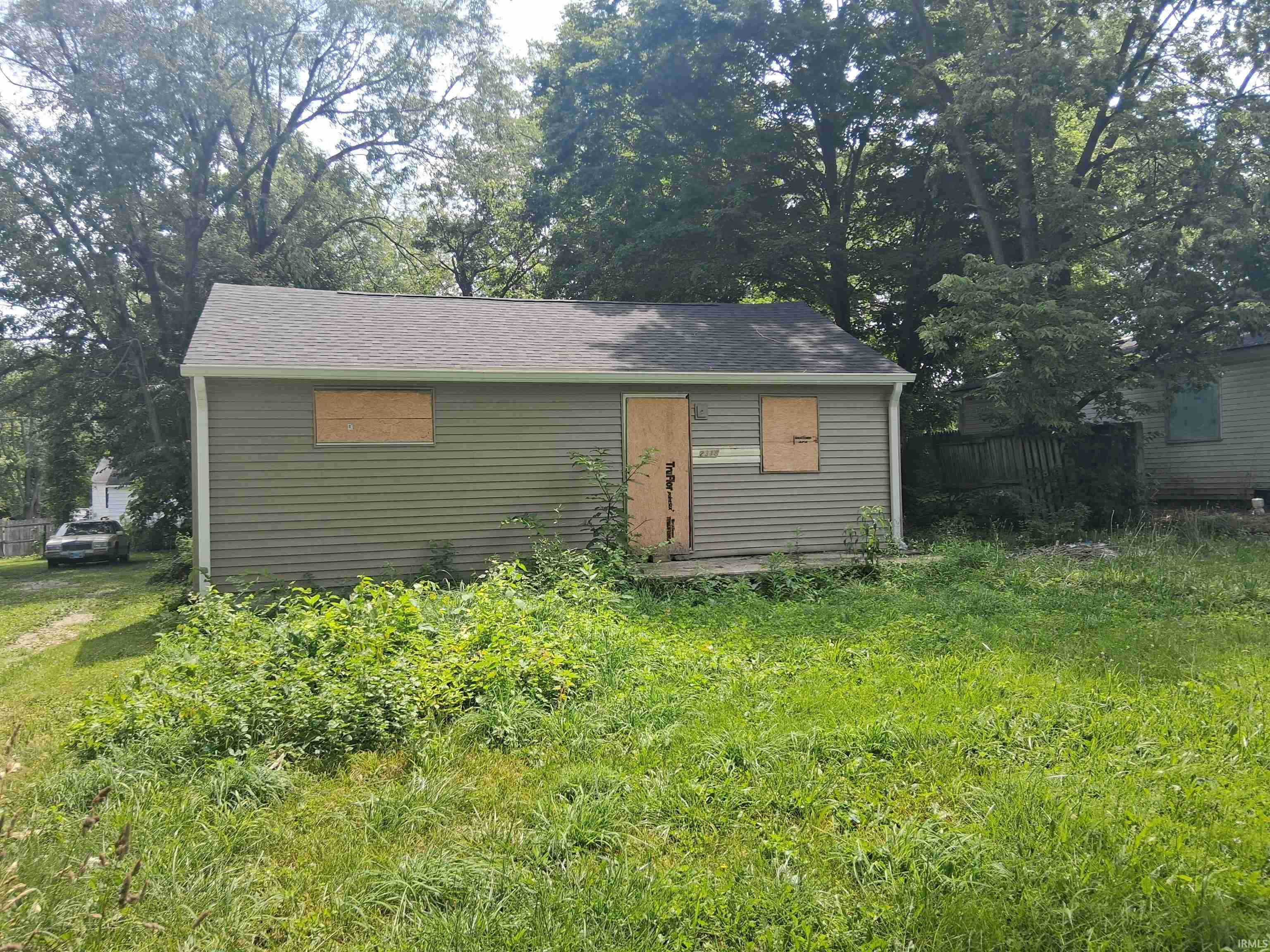 2318 N Wolfe Street Muncie IN 47303