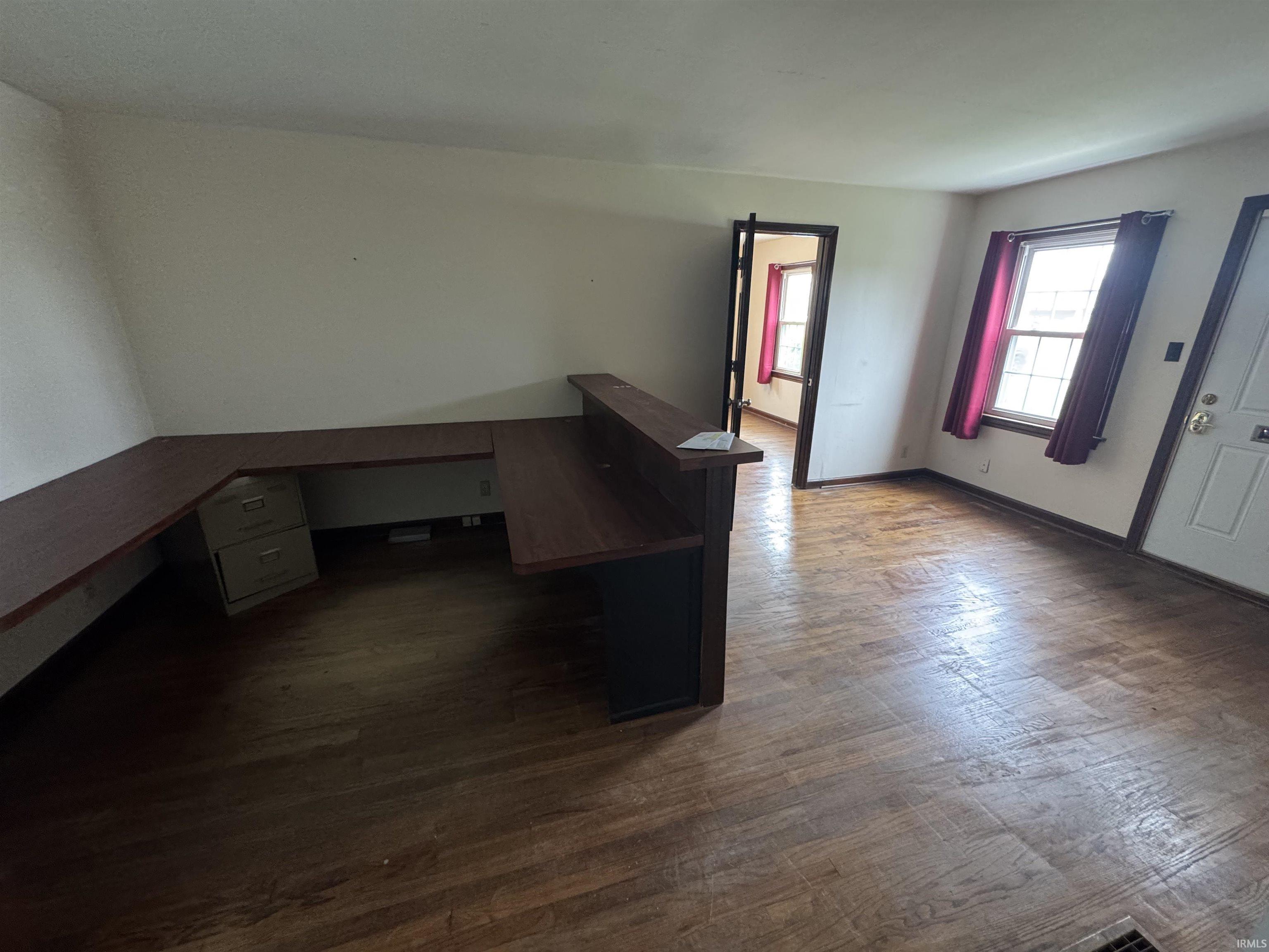2827 Lincolnway Street Mishawaka IN 46544