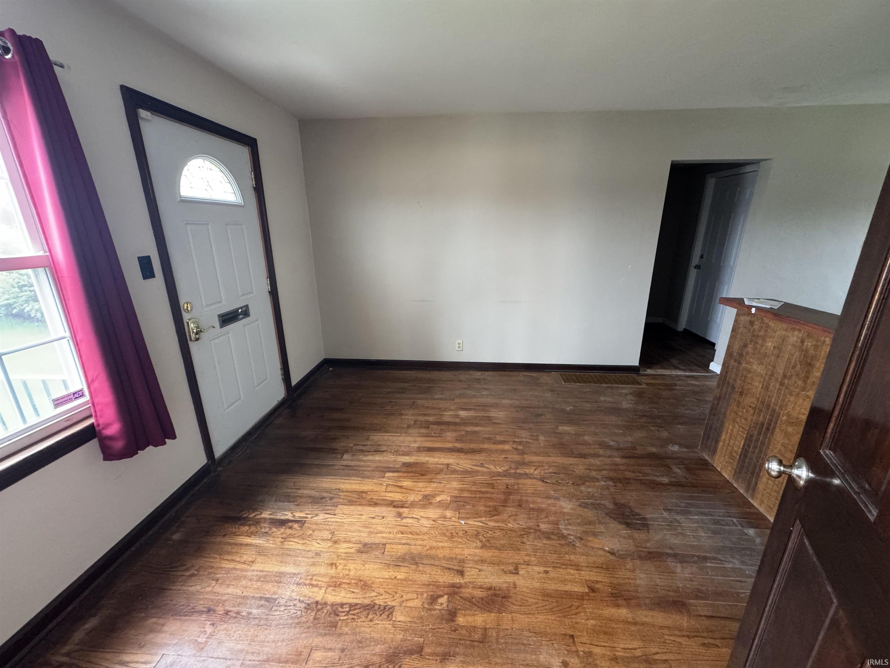 2827 Lincolnway Street Mishawaka IN 46544