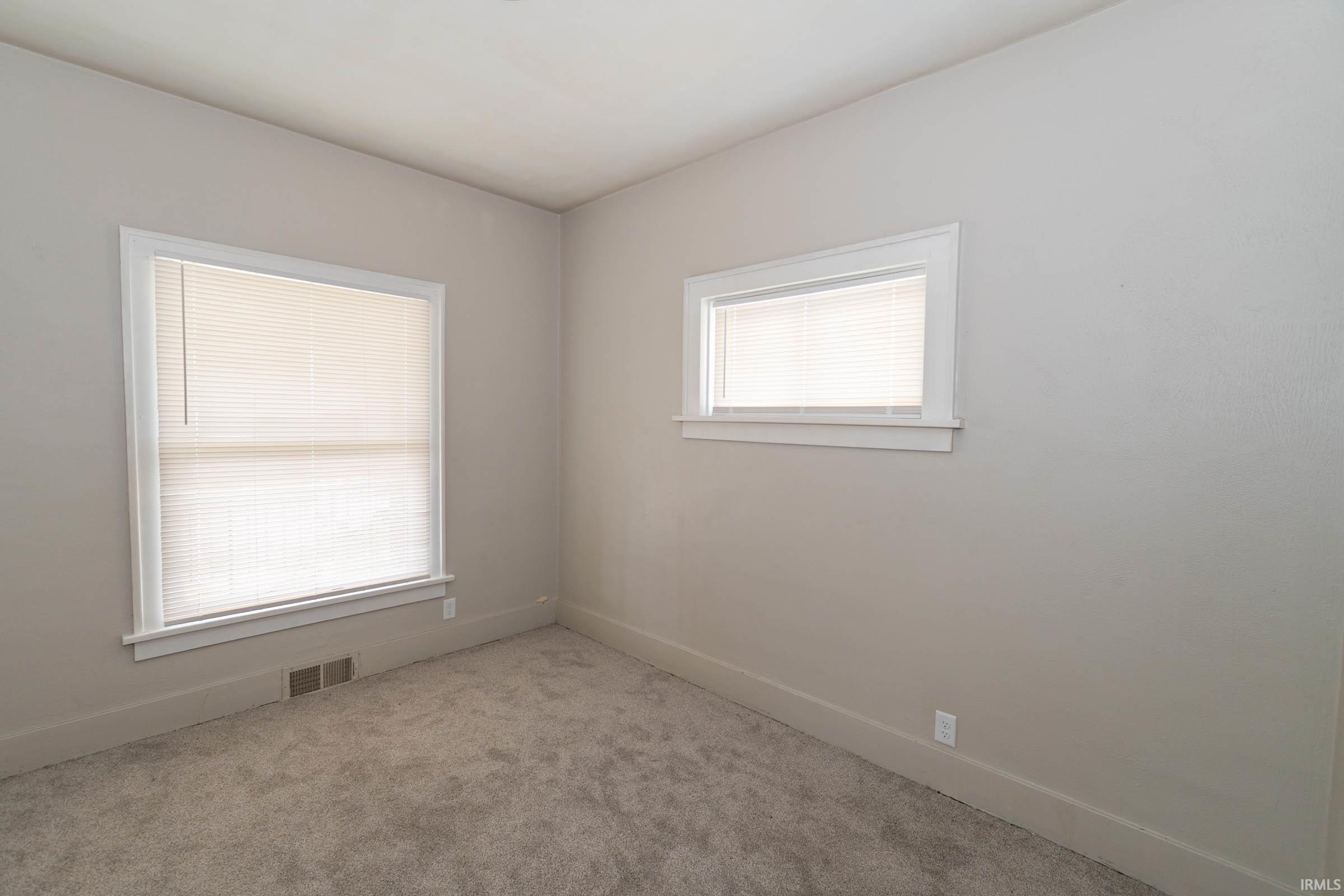 1722 Nash Street South Bend IN 46613