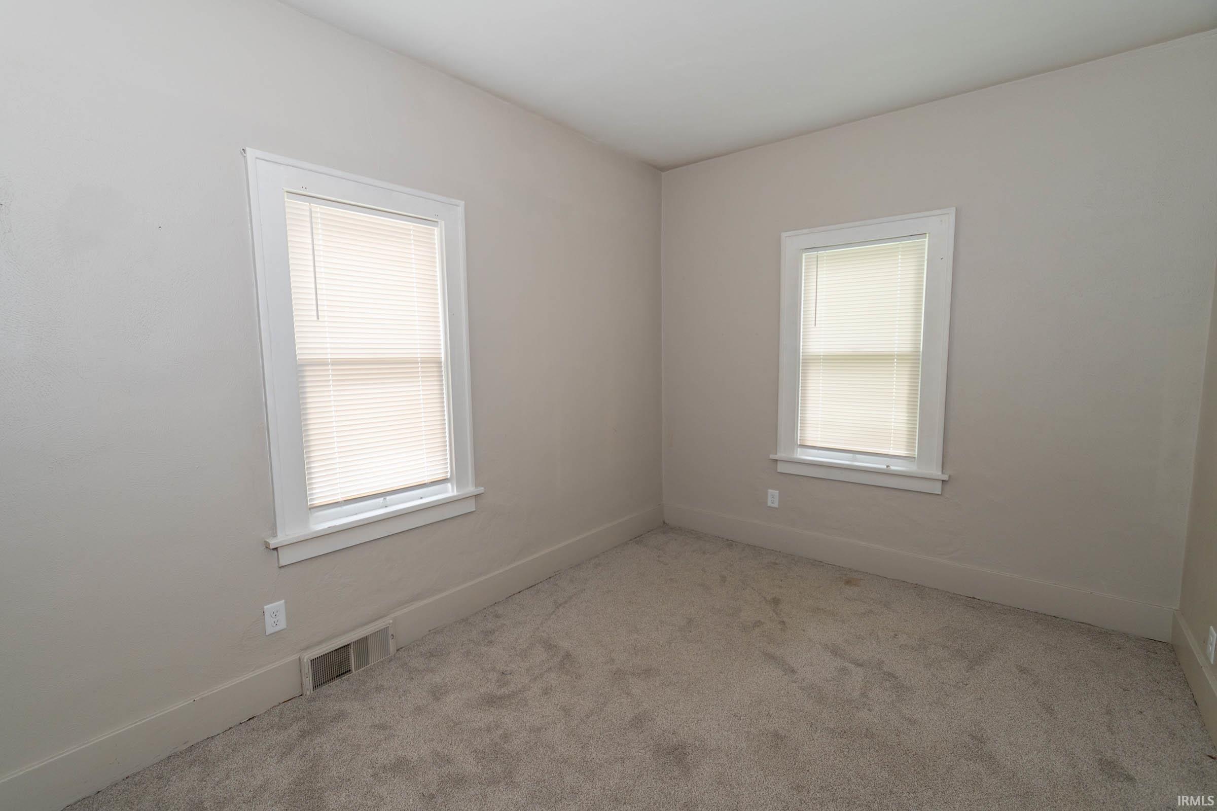 1722 Nash Street South Bend IN 46613