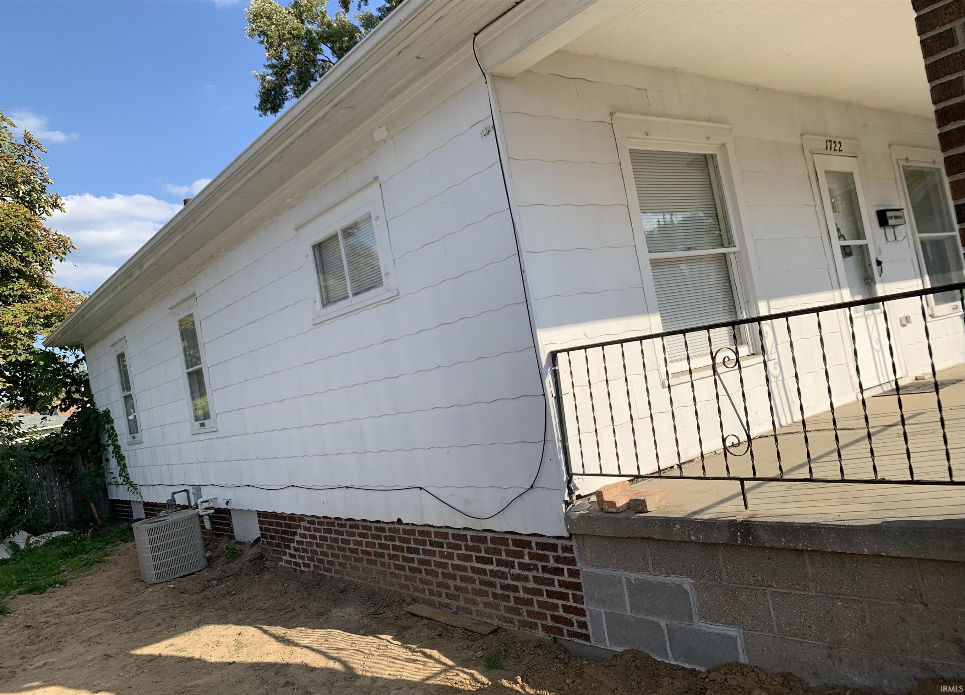 1722 Nash Street South Bend IN 46613