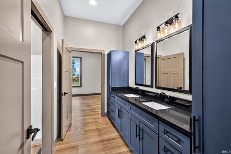 51490 Ginny Drive South Bend IN 46628