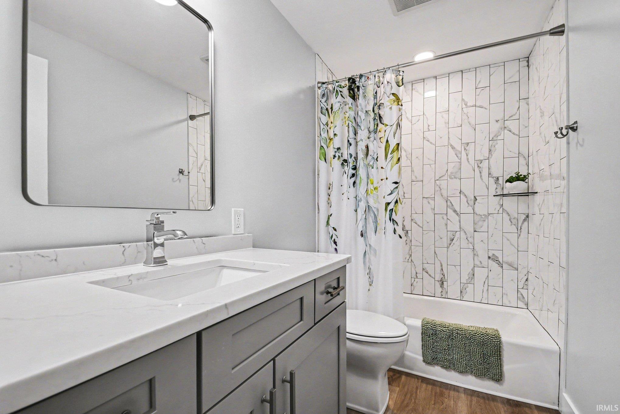 805 N Horizon Drive Lakeville IN 46536
