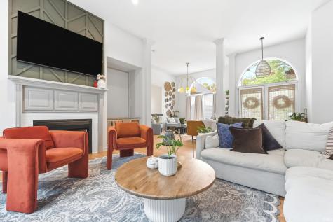 1916 S Woodfield Trail Warsaw IN 46580