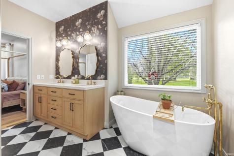1916 S Woodfield Trail Warsaw IN 46580