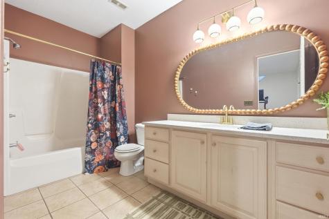 1916 S Woodfield Trail Warsaw IN 46580