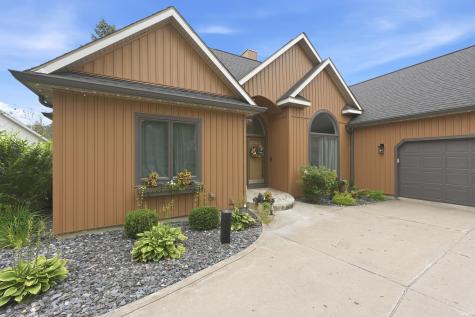 1916 S Woodfield Trail Warsaw IN 46580