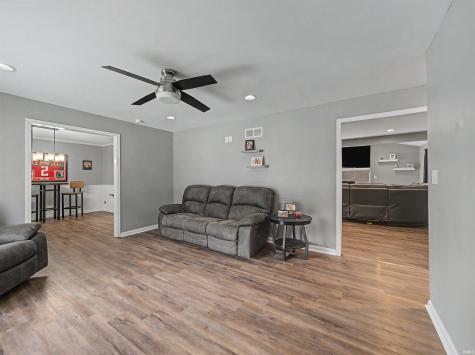 1907 Rollett Lane Evansville IN 47712
