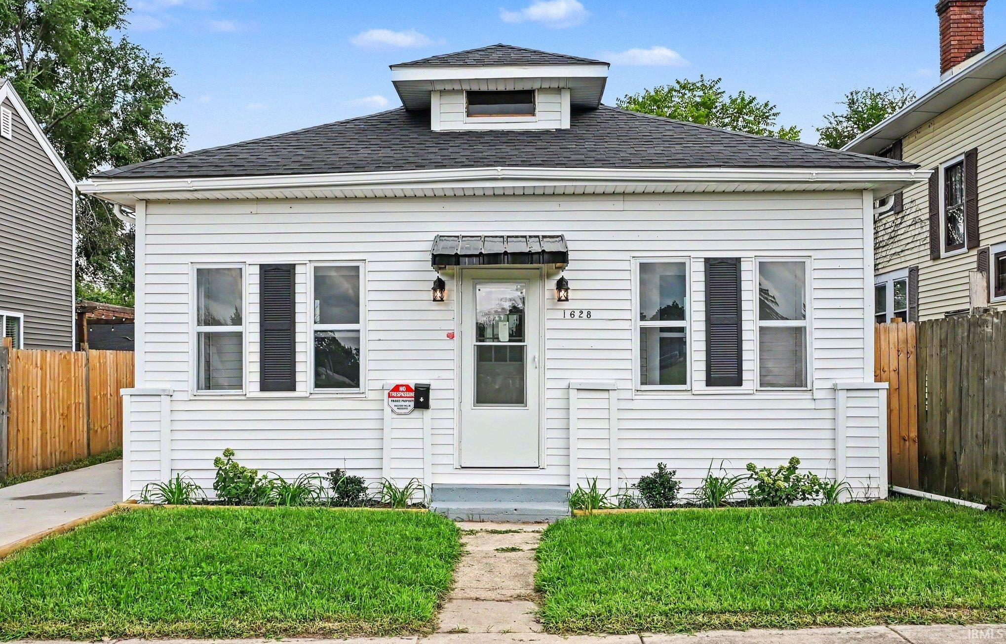 1628 Catalpa Avenue South Bend IN 46613