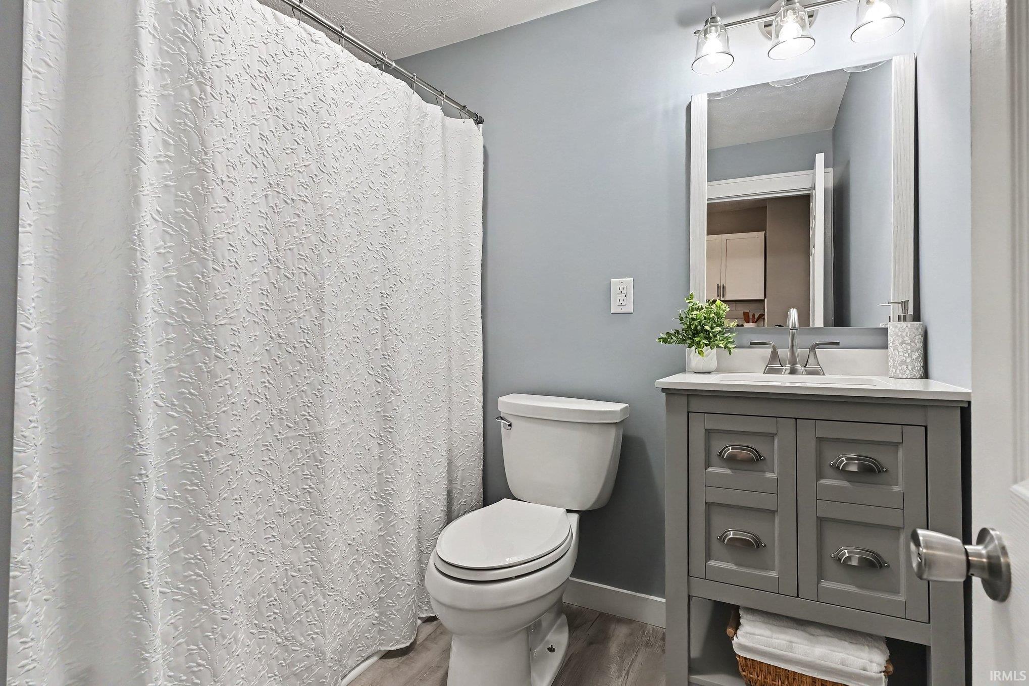 1628 Catalpa Avenue South Bend IN 46613