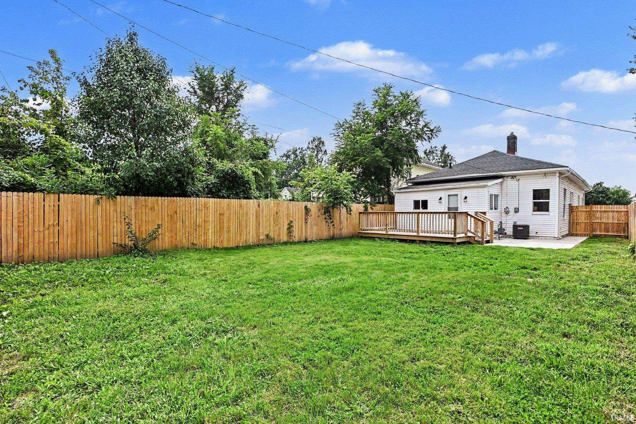 1628 Catalpa Avenue South Bend IN 46613