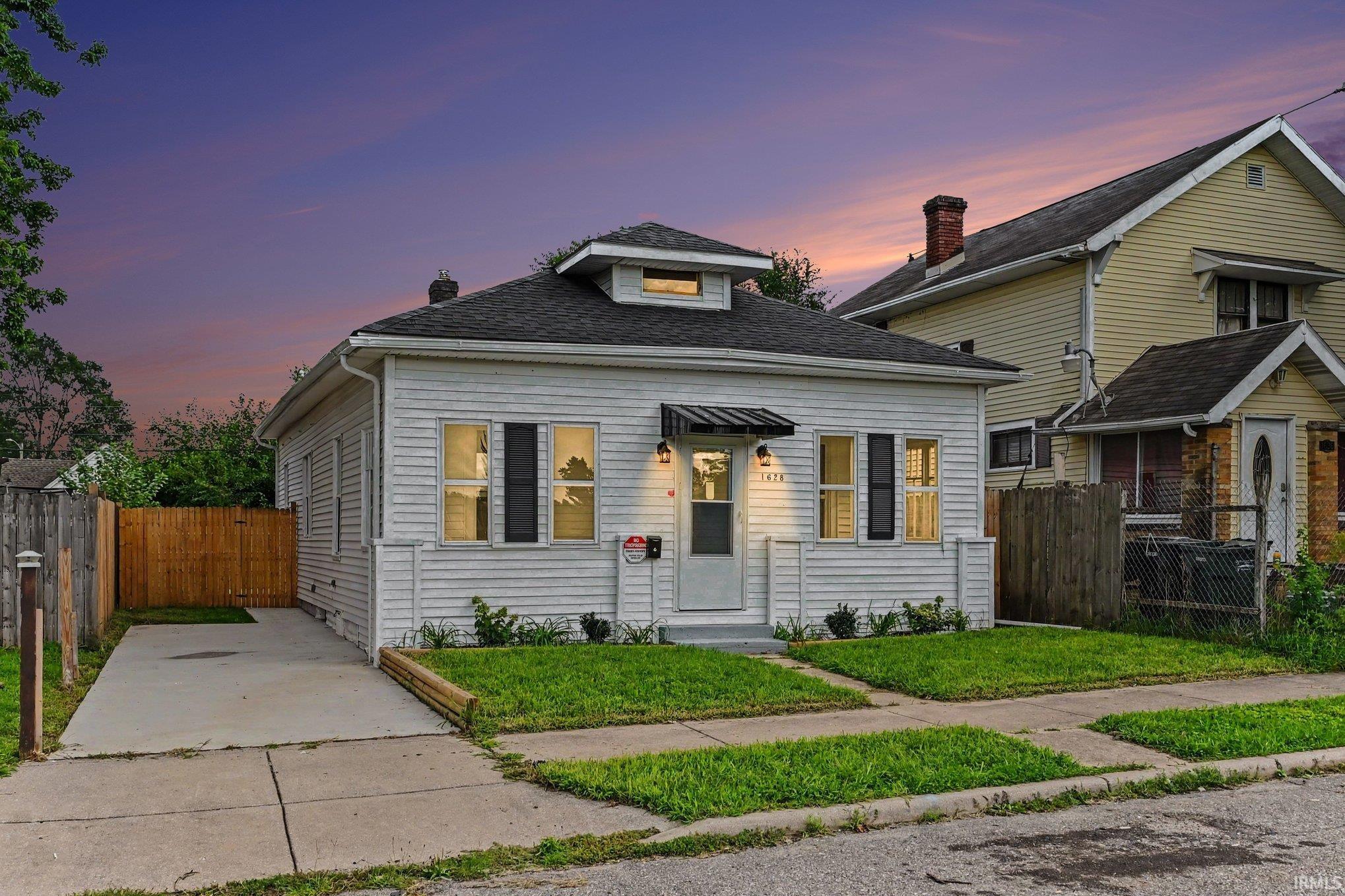 1628 Catalpa Avenue South Bend IN 46613