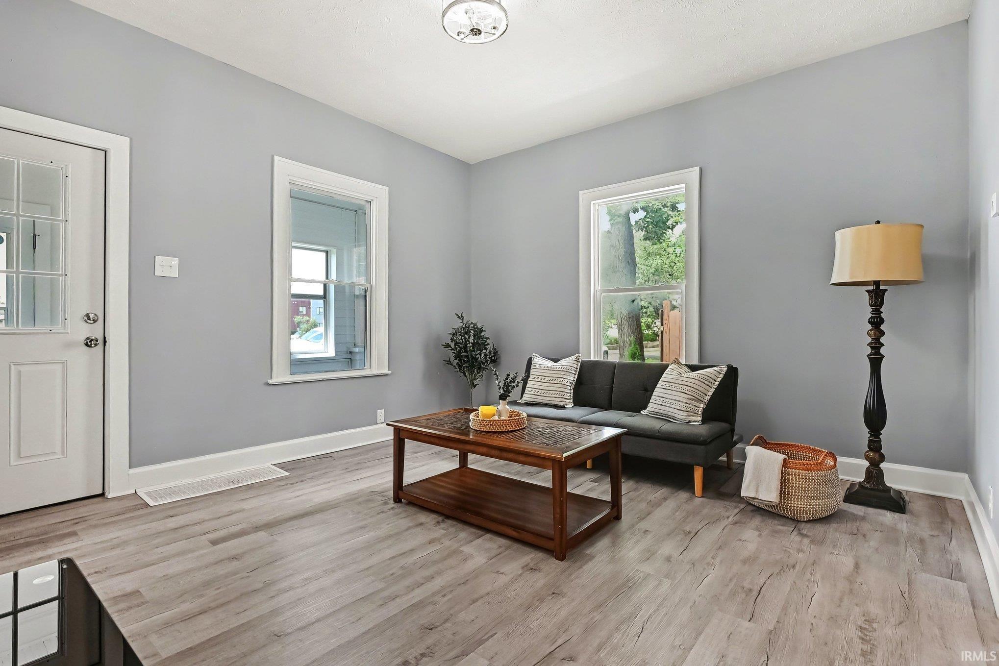1628 Catalpa Avenue South Bend IN 46613