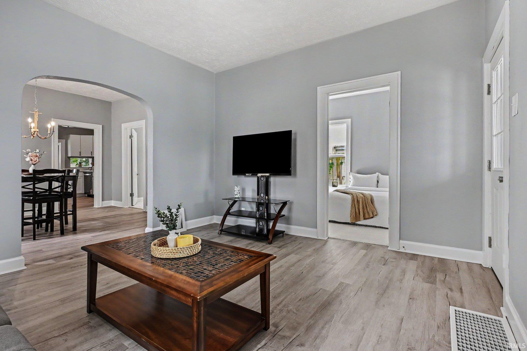 1628 Catalpa Avenue South Bend IN 46613