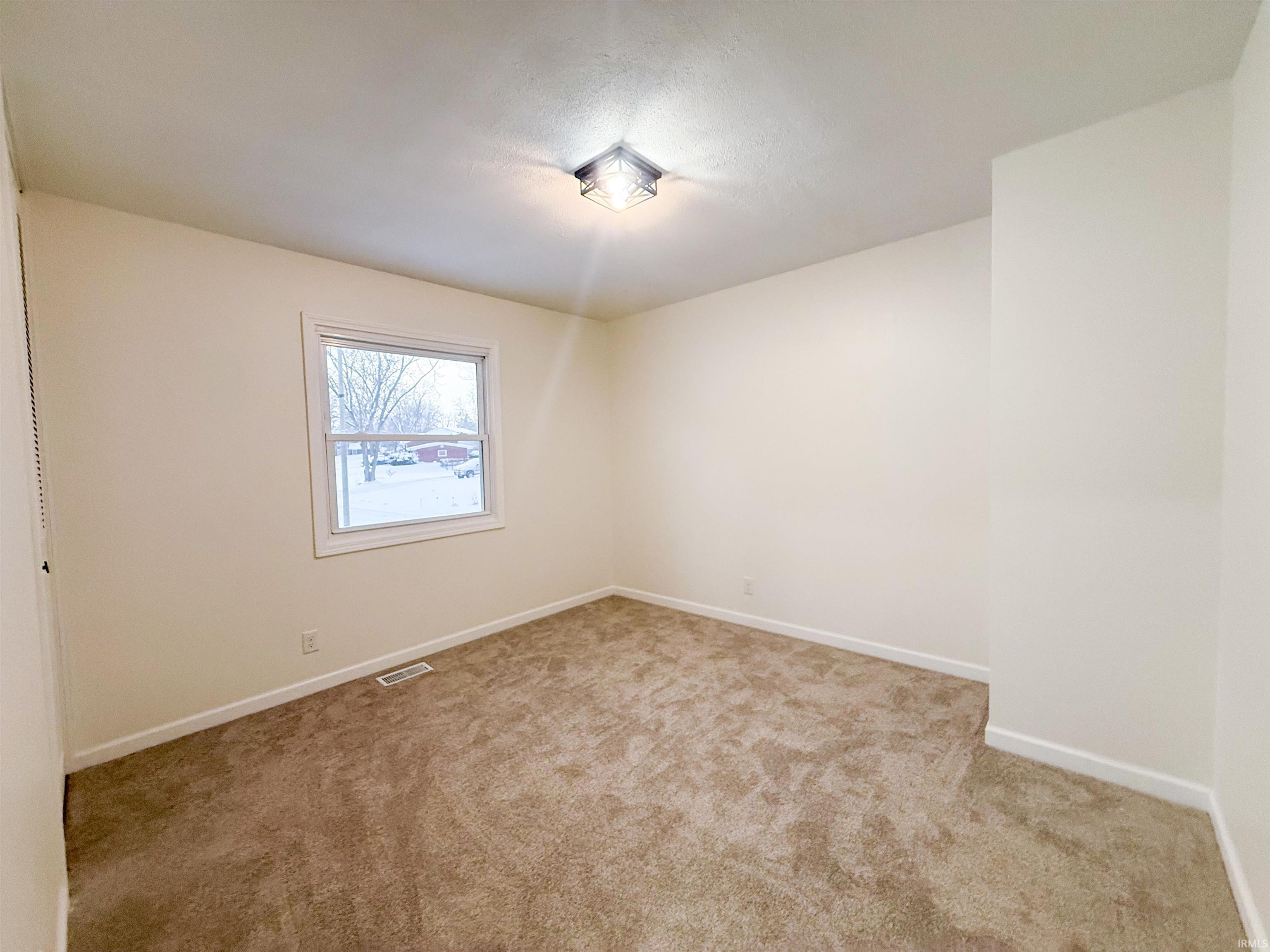 6124 Gotham Drive South Bend IN 46614