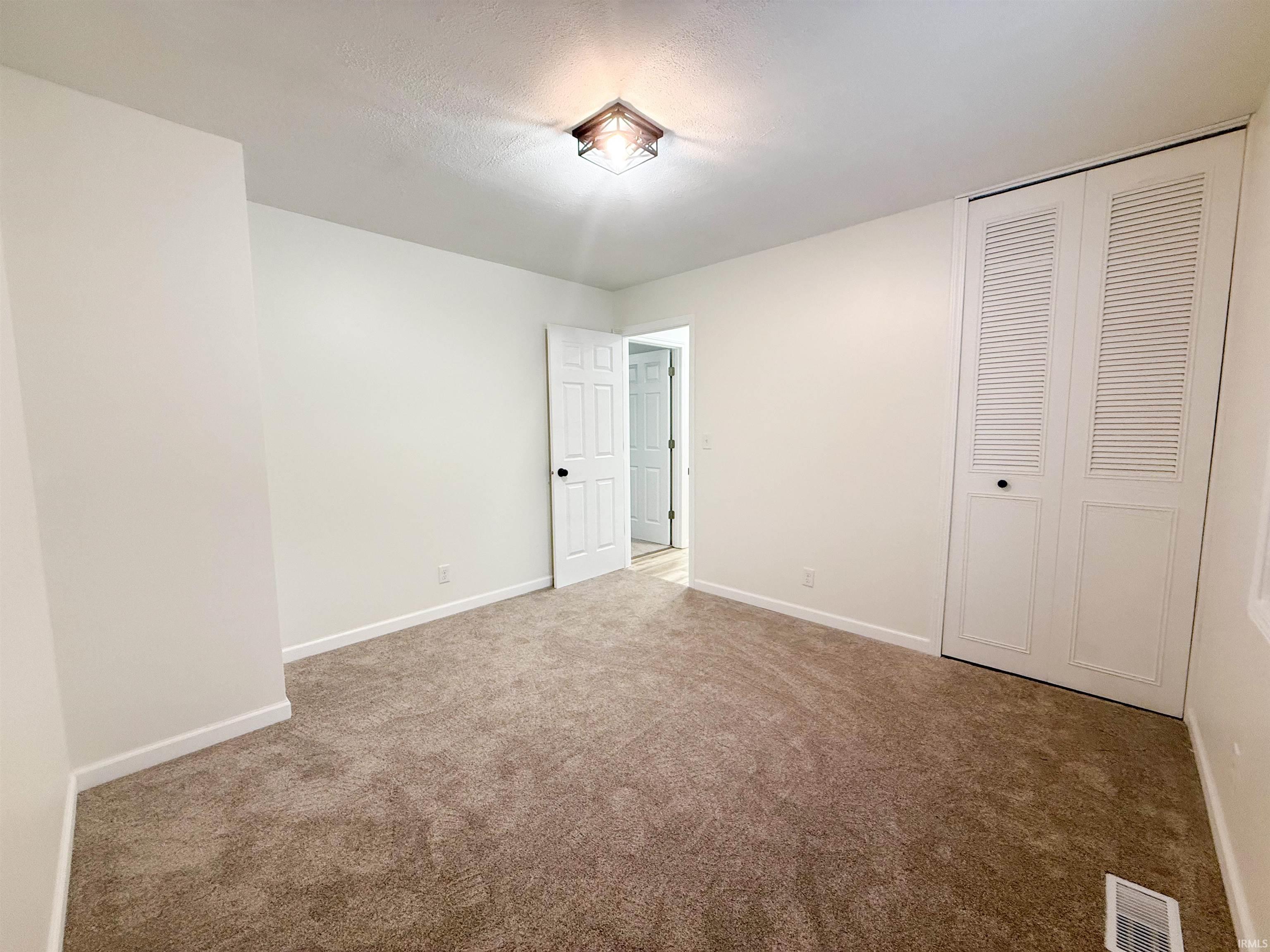 6124 Gotham Drive South Bend IN 46614