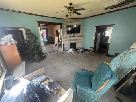 118 W 4th Street Bicknell IN 47512