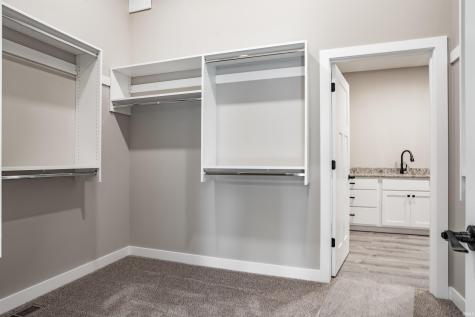 17749 Castlefeane Cove Leo IN 46765