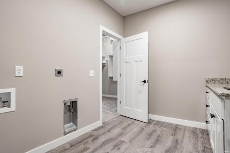 17749 Castlefeane Cove Leo IN 46765