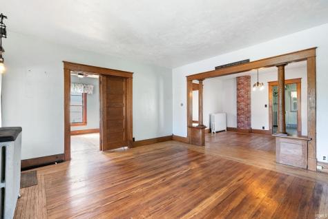 302 W Main Street Syracuse IN 46567