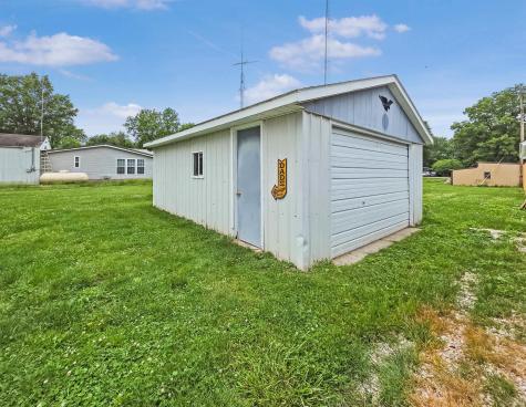 160 SW 5th Street Linton IN 47441