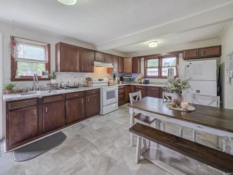 160 SW 5th Street Linton IN 47441