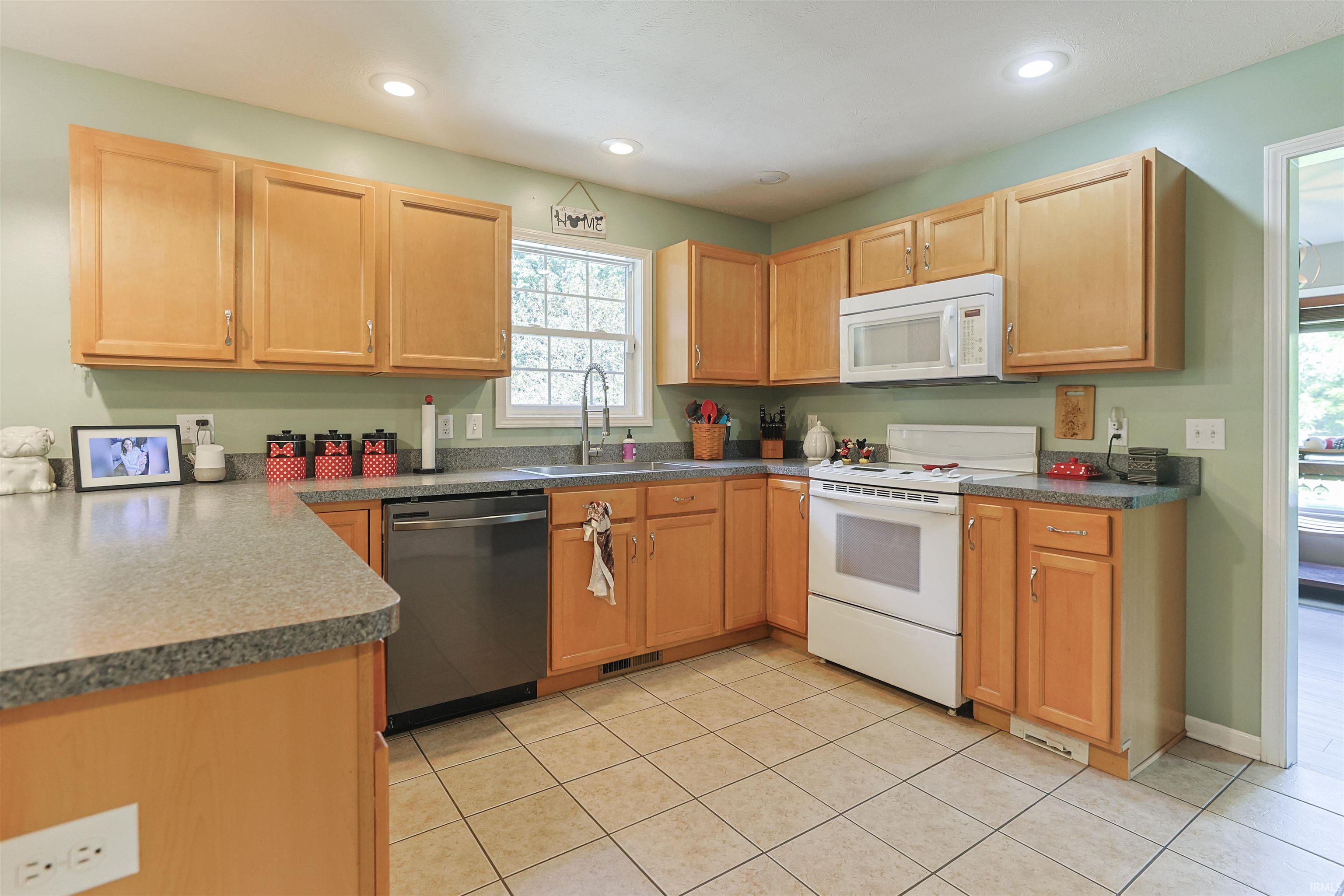 29553 Lakefield Court Elkhart IN 46514
