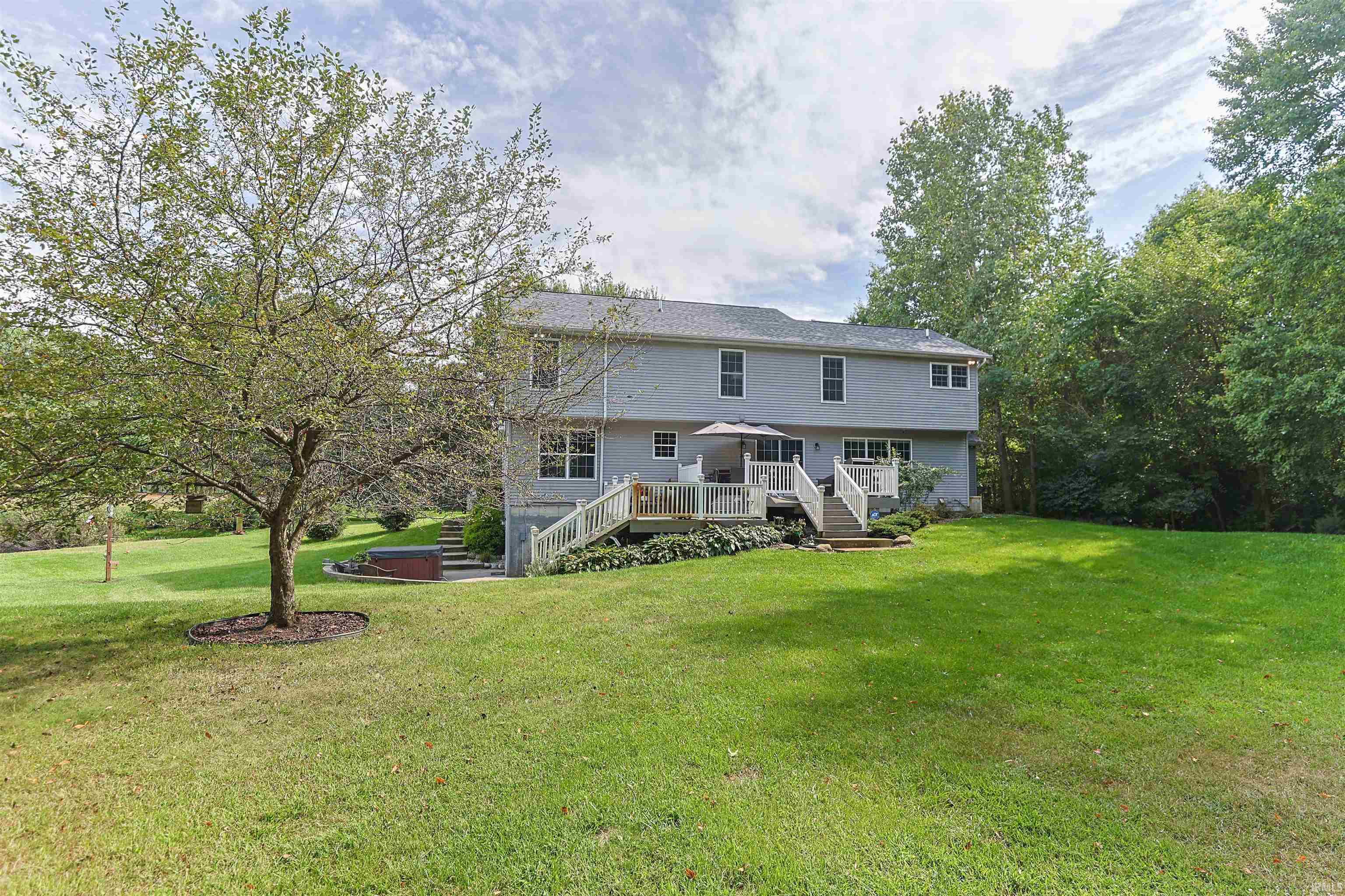29553 Lakefield Court Elkhart IN 46514