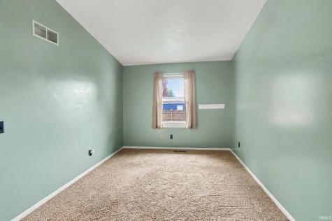 1960 Greenock Drive South Bend IN 46614