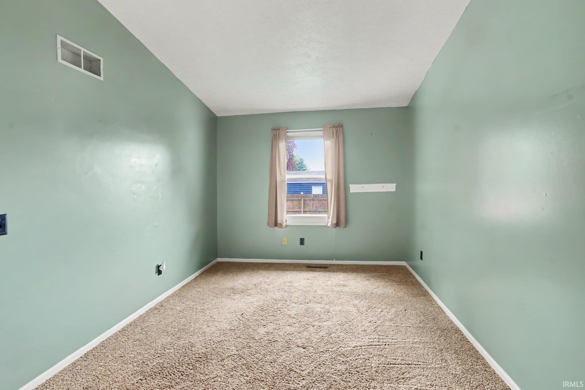 1960 Greenock Drive South Bend IN 46614