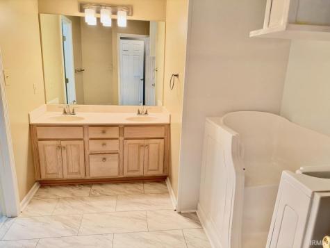 313 N Talamore Avenue Yorktown IN 47396