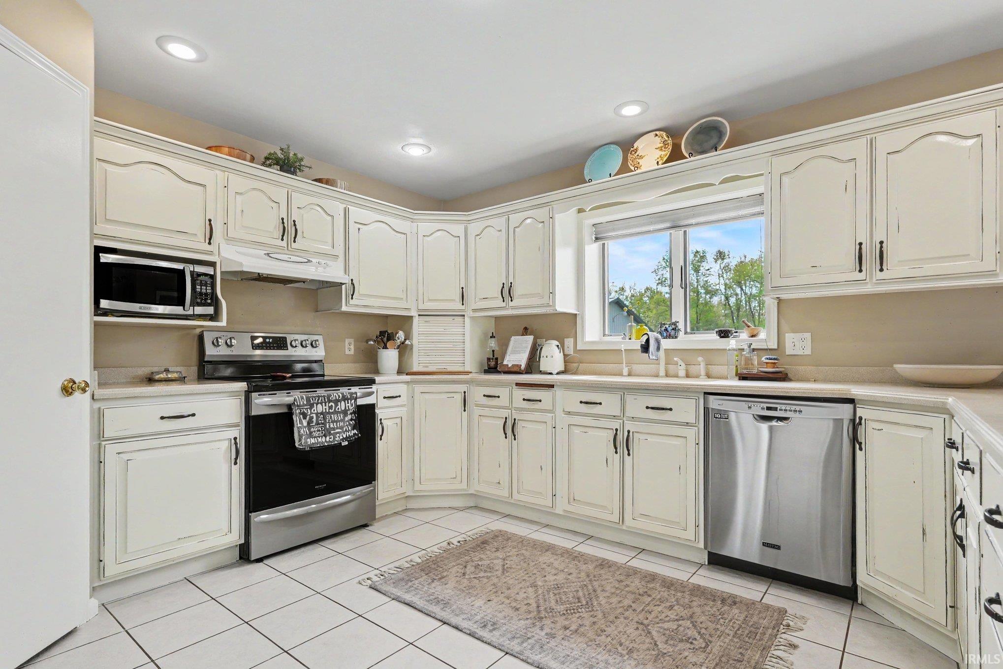 12340 County Road 4 Middlebury IN 46540