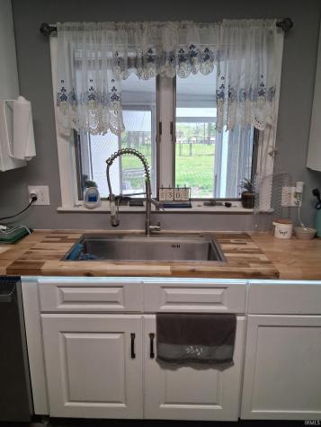27 N Scatterfield Road Anderson IN 46012