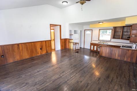 107 E Sunset Drive Bourbon IN 46504