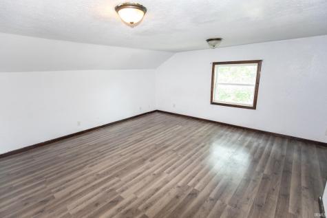 107 E Sunset Drive Bourbon IN 46504