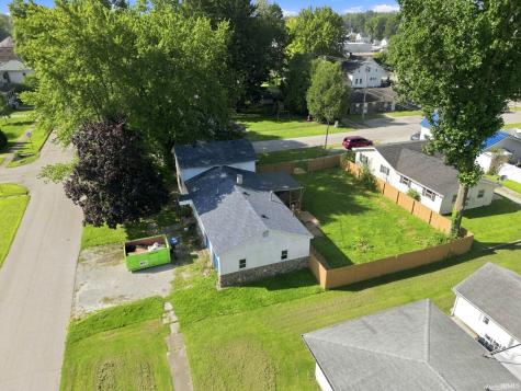 107 E Sunset Drive Bourbon IN 46504
